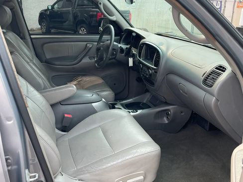 Used 2002 Toyota Sequoia Limited RWD image 18