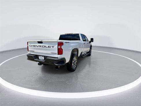 Used 2021 Chevrolet Silverado 2500 Custom w/ Custom Value Package AWD/4WD image 10