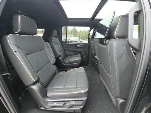 New 2026 Chevrolet Suburban Premier image 30