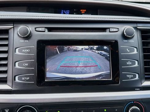 Used 2019 Toyota Highlander LE FWD image 31