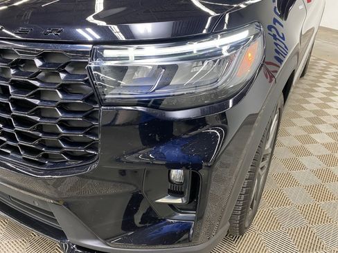 Used 2025 Ford Explorer ST-Line w/ ST-Line Street Pack image 7