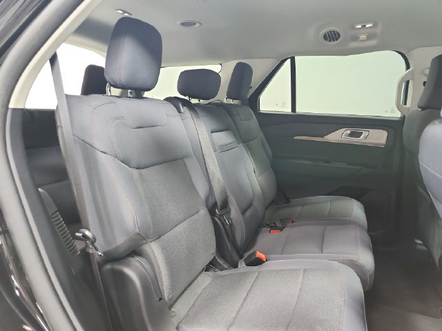 Used 2025 Ford Explorer Active AWD/4WD image 41