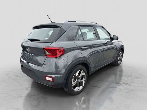 Used 2024 Hyundai Venue SEL image 5