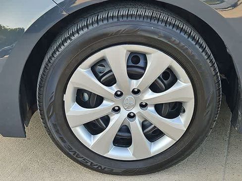 Used 2025 Toyota Corolla LE FWD image 13