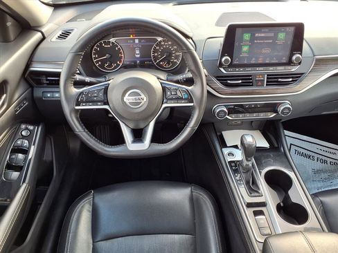 Used 2020 Nissan Altima 2.5 Platinum image 3