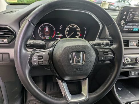 Used 2024 Honda Pilot Touring image 9