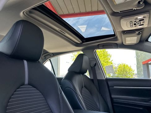 Used 2023 Toyota Camry SE w/ Audio Upgrade Package FWD image 17