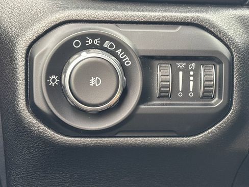 Used 2021 Jeep Wrangler Unlimited Sport image 21