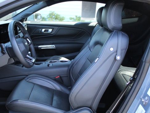 Used 2024 Ford Mustang Premium image 9