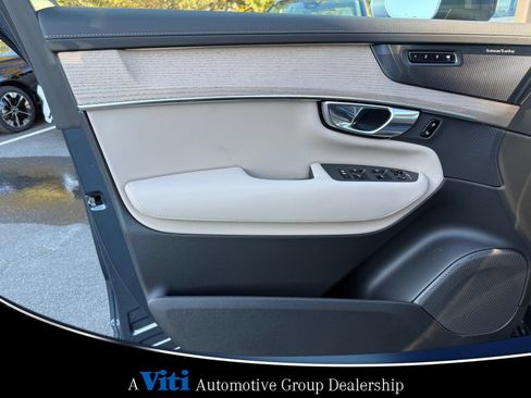 Used 2026 Volvo XC90 B5 Plus w/ Protection Package Premier AWD/4WD image 11