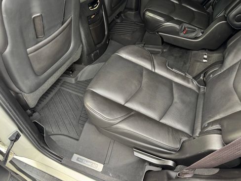 Used 2015 Cadillac Escalade Premium AWD/4WD image 25
