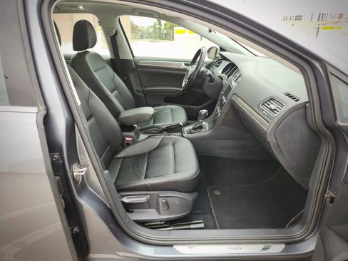 Used 2017 Volkswagen Golf Alltrack SE image 31