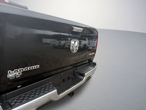 Used 2019 RAM 1500 Laramie AWD/4WD image 32