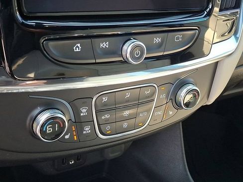 Used 2023 Chevrolet Traverse LT w/ LPO, Floor Liner Package FWD image 12