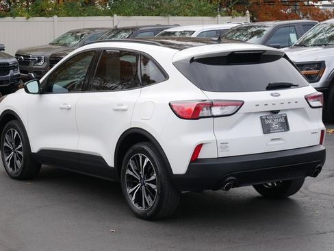 Used 2022 Ford Escape SE w/ SE Sport Appearance Package image 10