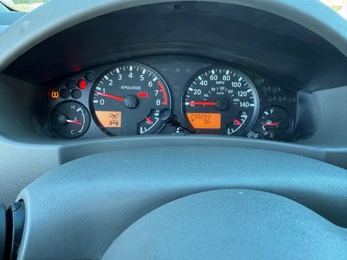 Used 2012 Nissan Frontier S image 12