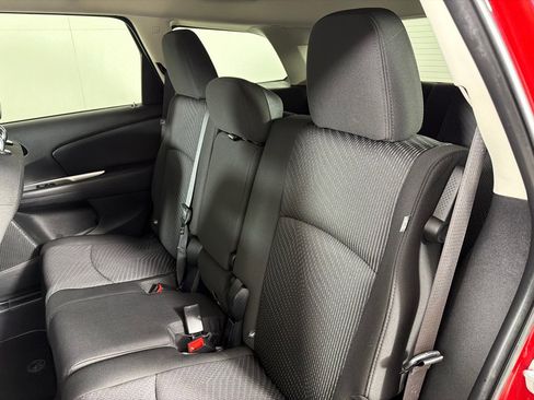 Used 2016 Dodge Journey SXT w/ Comfort/Convenience Group image 17