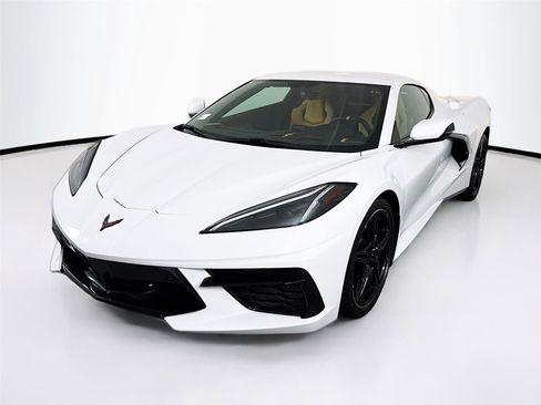 Used 2022 Chevrolet Corvette Stingray Preferred Cpe w/ Engine Appearance Package image 1