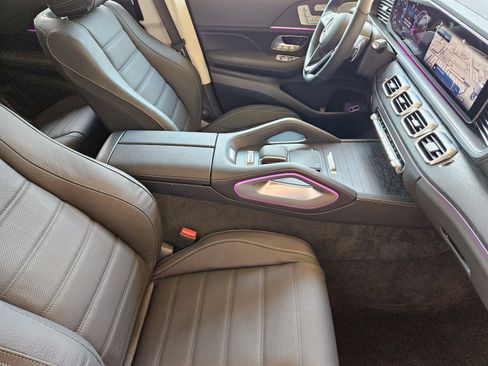 Used 2026 Mercedes-Benz GLS 450 4MATIC image 11