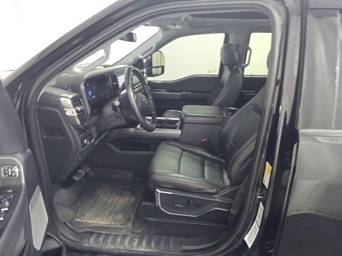 Used 2023 Ford F250 Lariat w/ Lariat Ultimate Package AWD/4WD image 7