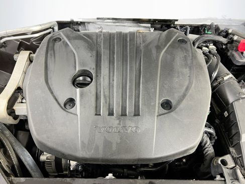 Used 2023 Volvo XC60 B5 Core w/ Protection Package Premier image 29