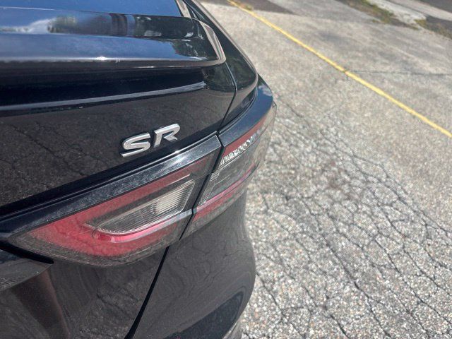 Used 2021 Nissan Maxima SR w/ Sport Mat Group FWD image 5