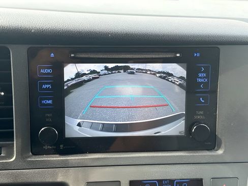 Used 2015 Toyota Sienna LE AWD/4WD image 16