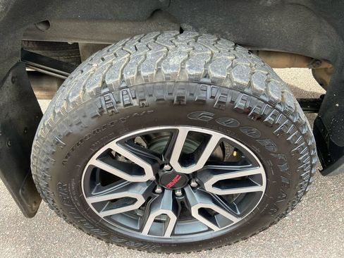 Used 2019 GMC Sierra 1500 AT4 w/ AT4 Premium Package AWD/4WD image 11