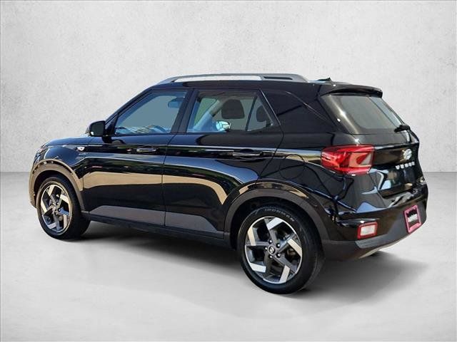 Used 2023 Hyundai Venue SEL FWD image 7