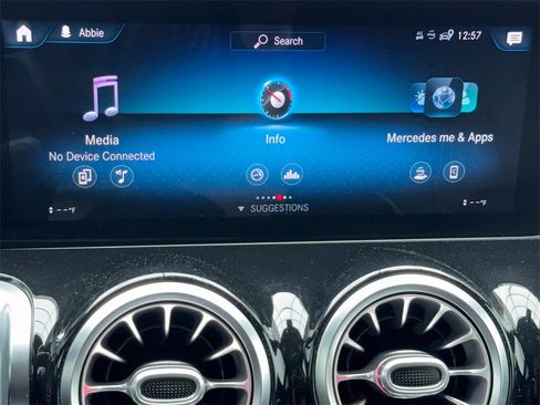 Used 2020 Mercedes-Benz GLB 250 w/ Premium Package image 24