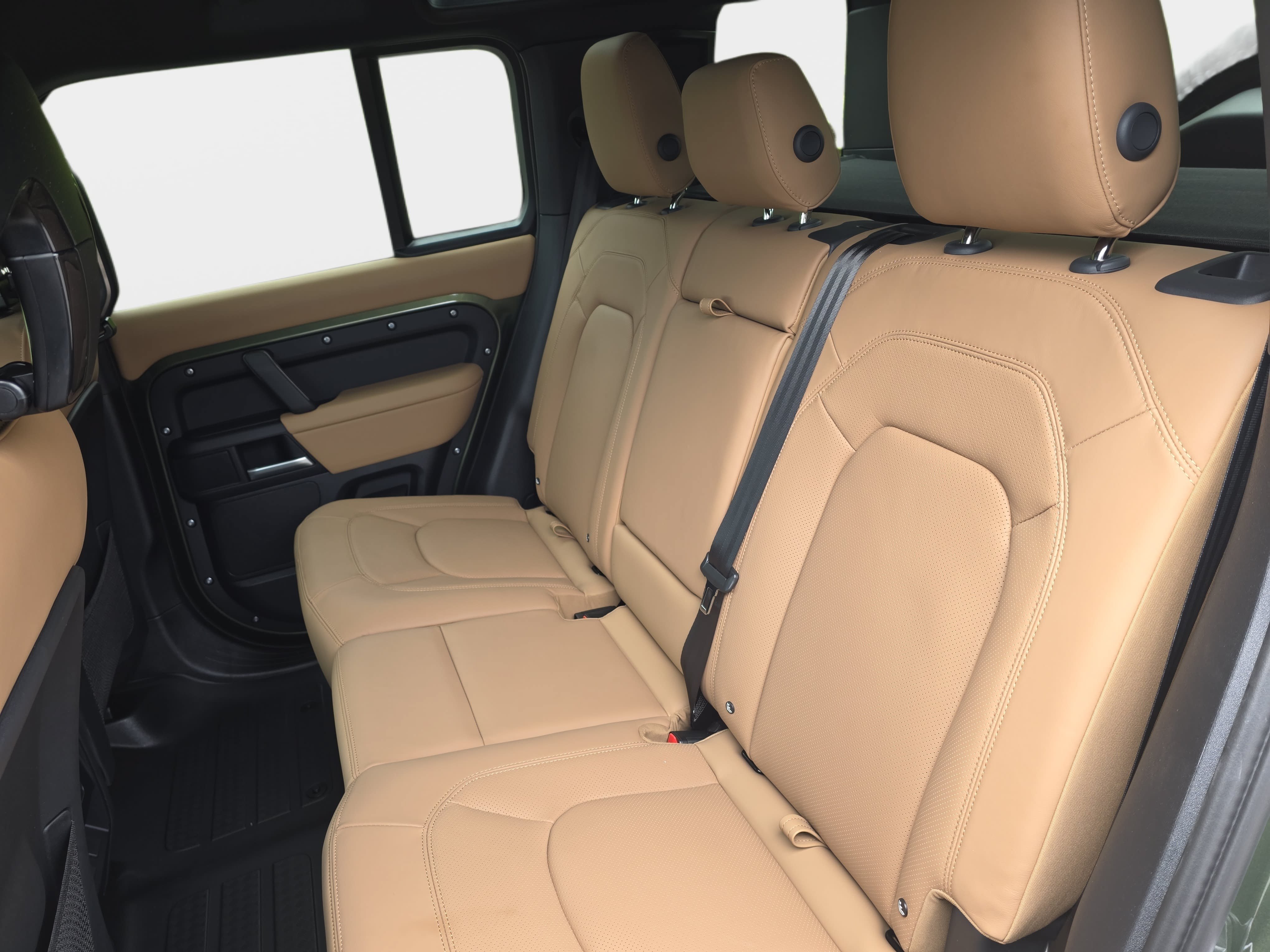 New 2026 Land Rover Defender 110 X-Dynamic SE AWD/4WD image 13