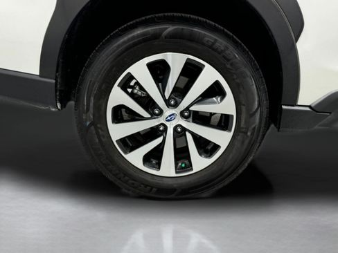 Used 2024 Subaru Outback Premium image 8