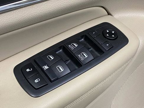 Used 2021 Jeep Grand Cherokee Limited w/ Luxury Group II image 31