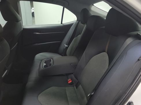 Used 2018 Toyota Camry LE FWD image 23