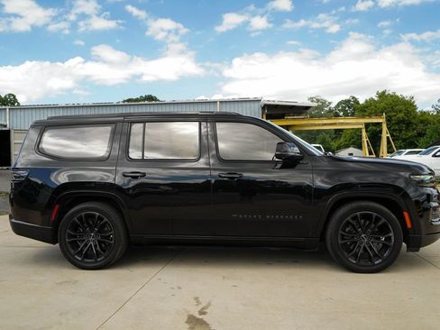 Used 2022 Jeep Grand Wagoneer Series II AWD/4WD image 3