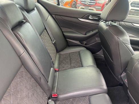 Used 2018 Nissan Maxima SR w/ Midnight Edition image 18