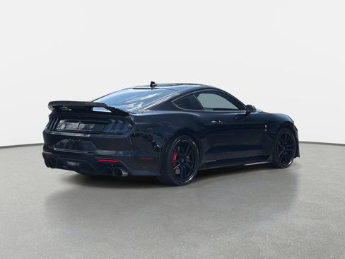 Used 2020 Ford Mustang Shelby GT500 w/ Technology Package RWD image 3