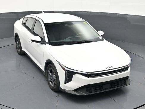 Used 2025 Kia K4 FWD image 18