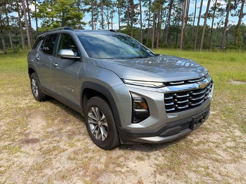 Used 2025 Chevrolet Equinox LT w/ Convenience Package II FWD image 7
