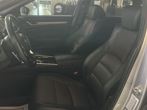 Used 2019 Honda Accord Sport image 12