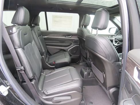New 2026 Jeep Grand Cherokee L Limited AWD/4WD image 30