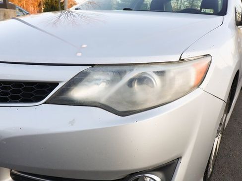 Used 2014 Toyota Camry SE image 17