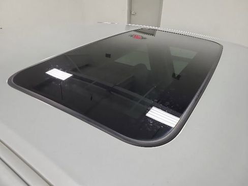 Used 2012 Toyota Avalon FWD image 13