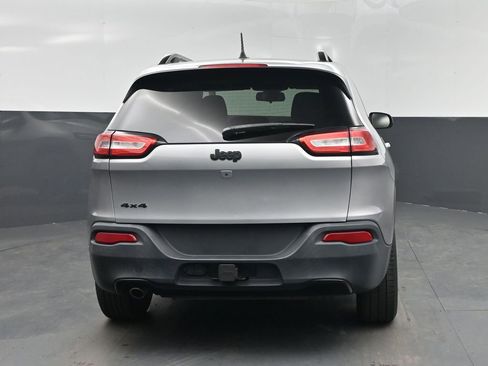 Used 2016 Jeep Cherokee Latitude AWD/4WD image 27
