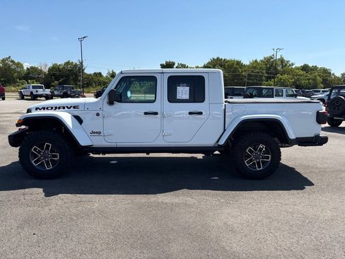 Used 2025 Jeep Gladiator Mojave AWD/4WD image 4
