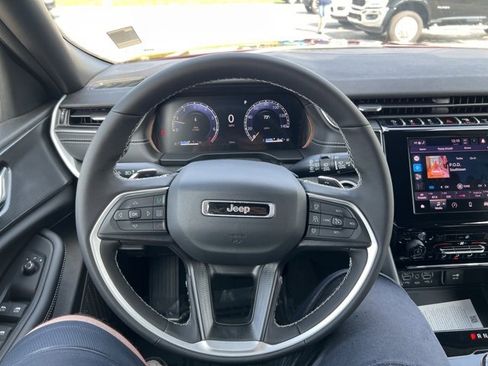 New 2025 Jeep Grand Cherokee L Altitude image 43