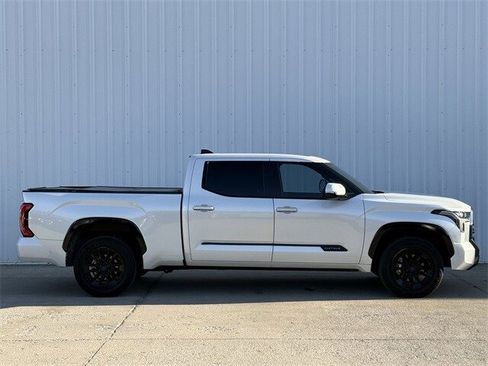 Used 2022 Toyota Tundra Platinum image 3