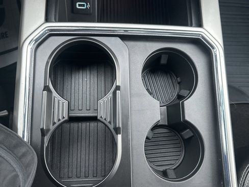 Used 2018 Ford F350 Lariat w/ Chrome Package image 25