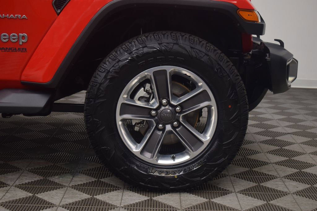 Used 2018 Jeep Wrangler Unlimited Sahara AWD/4WD image 26