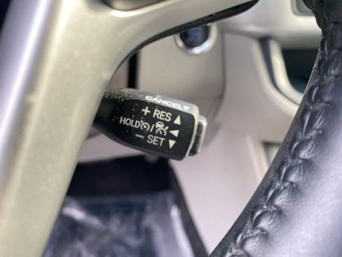 Used 2018 Toyota Highlander XLE image 21